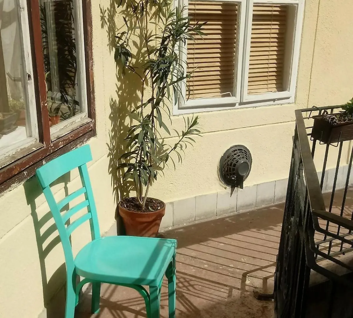 Tiny Studio In The Heart Of Budapest 0*,